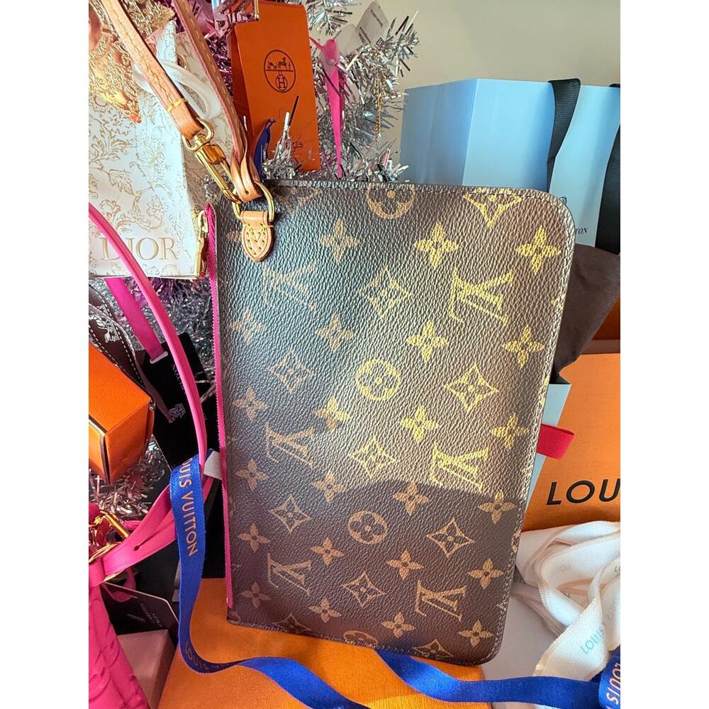Louis Vuitton HAWAII Pochette MM Pouch Wristlet Hot Pink Monogram Maui LTD RARE - Picture 11 of 15